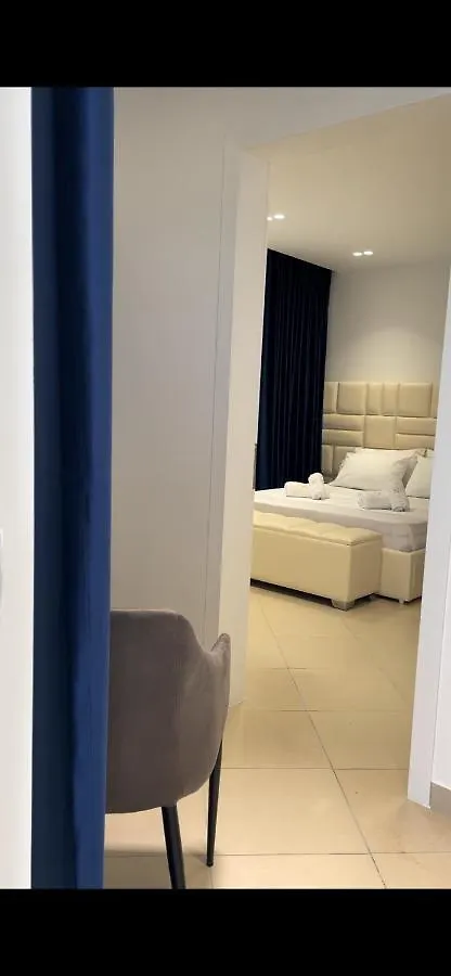 Qeparo Napolon Complex Hotel