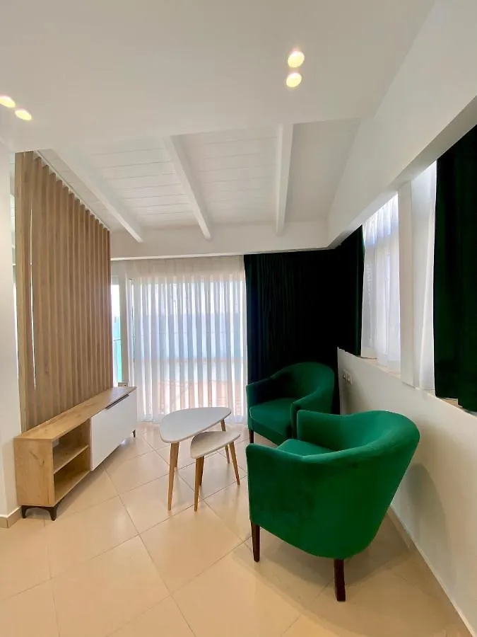 Qeparo Napolon Complex Hotel
