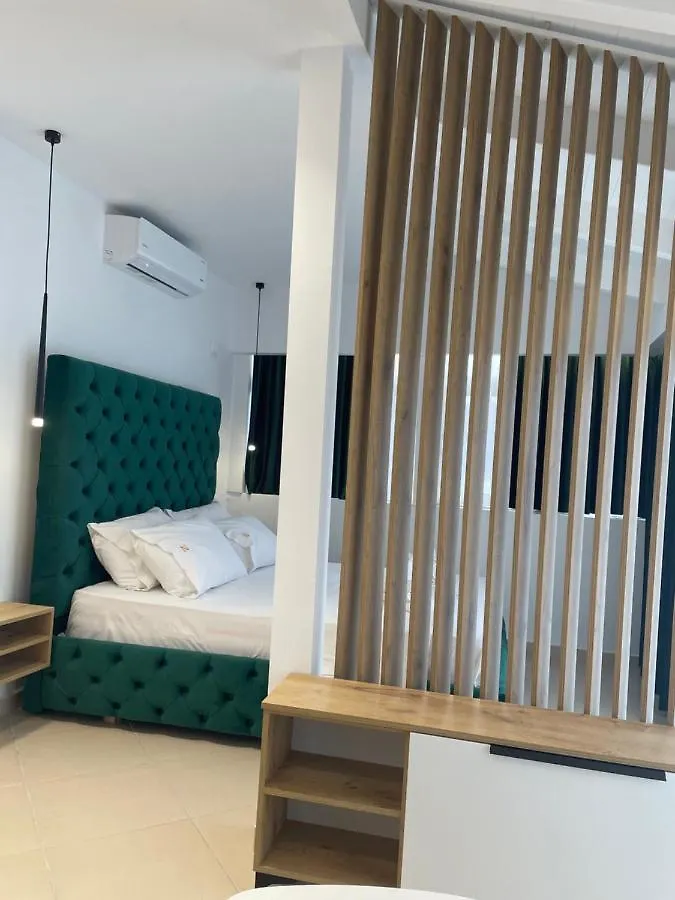 Qeparo Napolon Complex Hotel