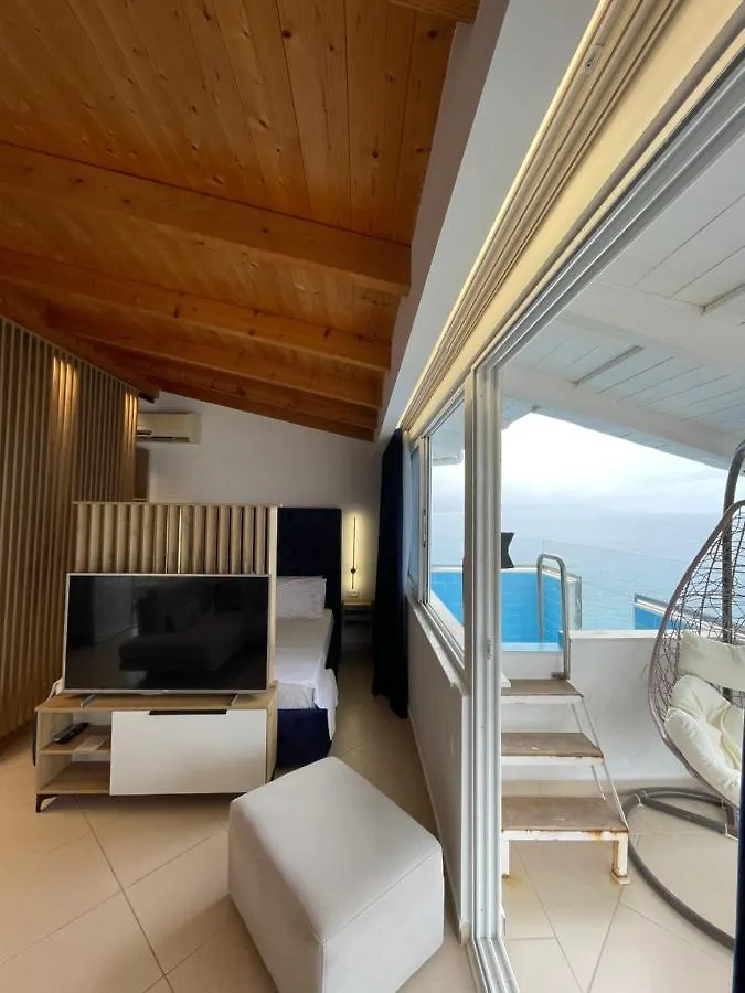 Qeparo Napolon Complex Hotel