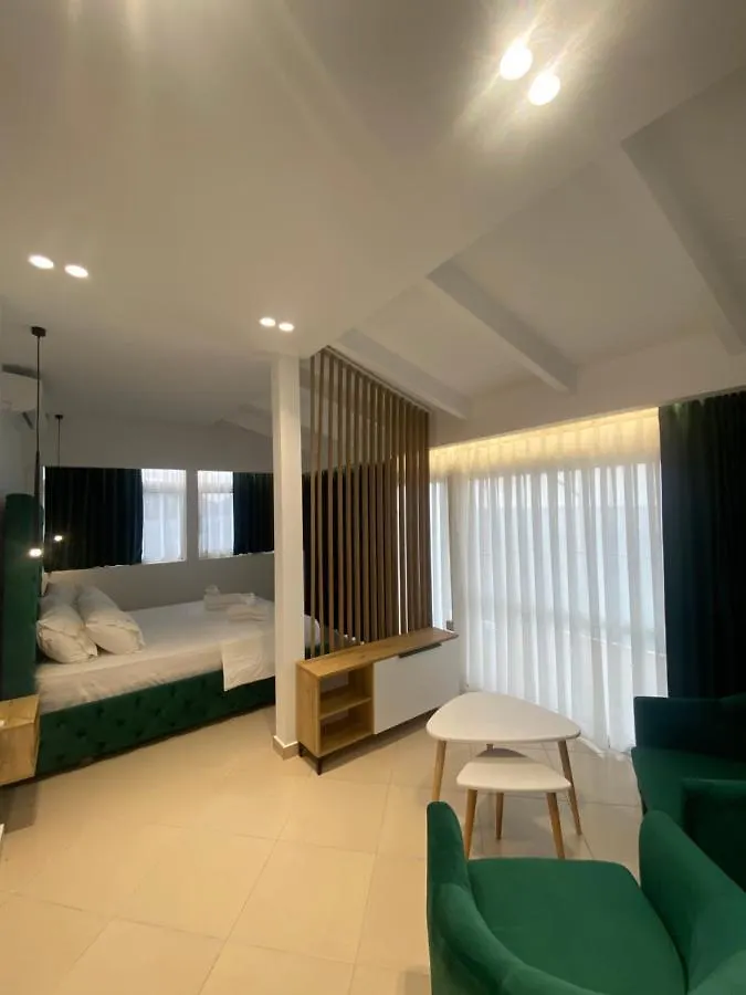Qeparo Napolon Complex Hotel