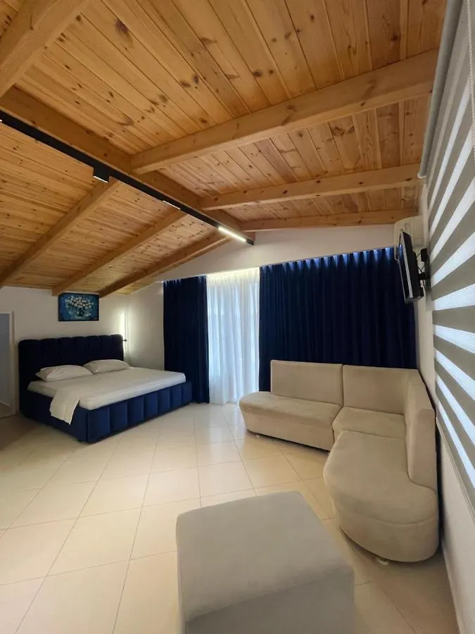 Qeparo Napolon Complex Hotel