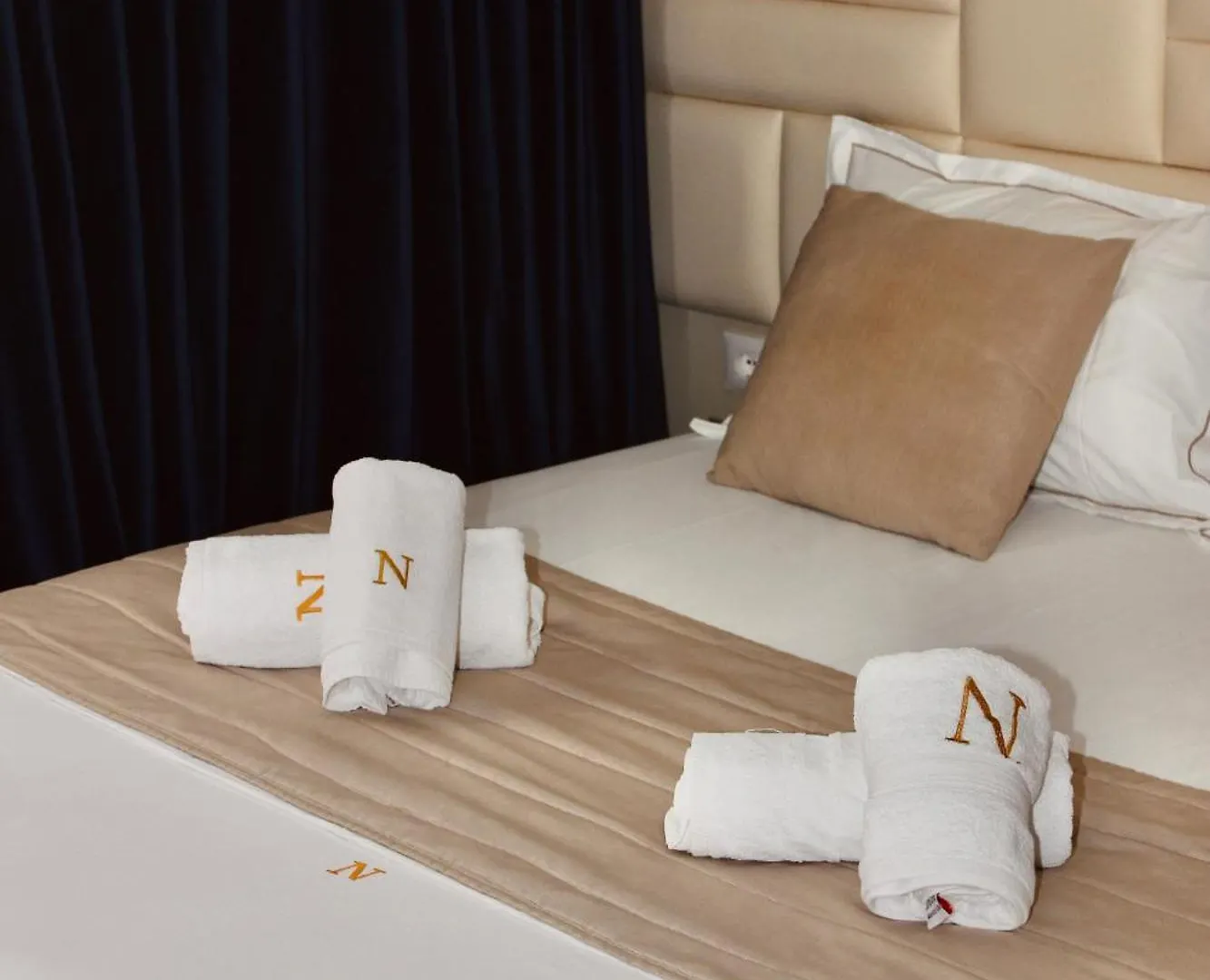 Qeparo Napolon Complex Hotel