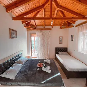 Farmhouse Qeparo Apartment