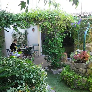 https://chez-catherine-roquebrune-sur-argens.fr-provencehotel.com