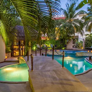https://riviera-del-sol.quintano-roohotels.com